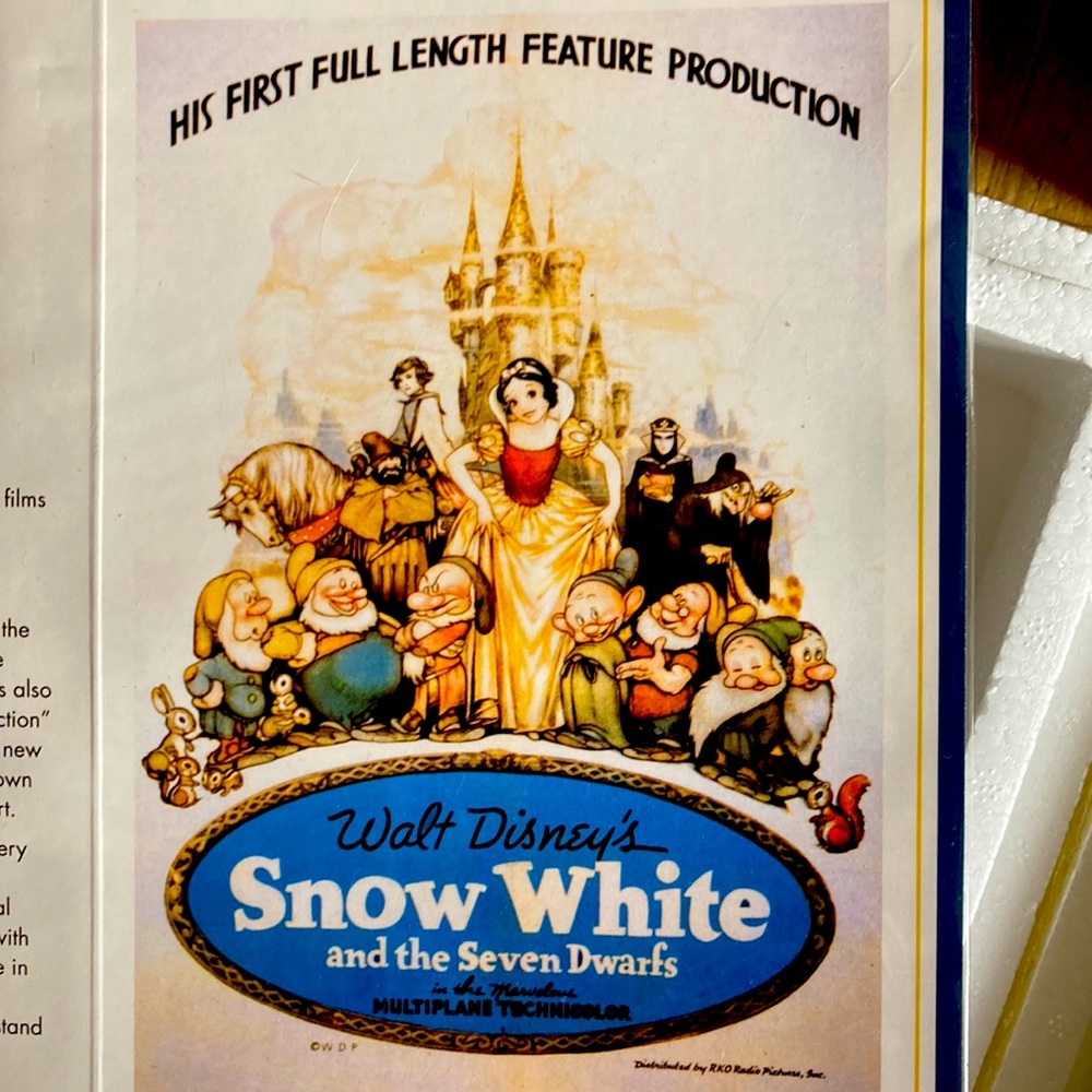 1937 Legendary Cast Snow White and the 7 Dwarfs Limited Edition 2111 of 3,000.